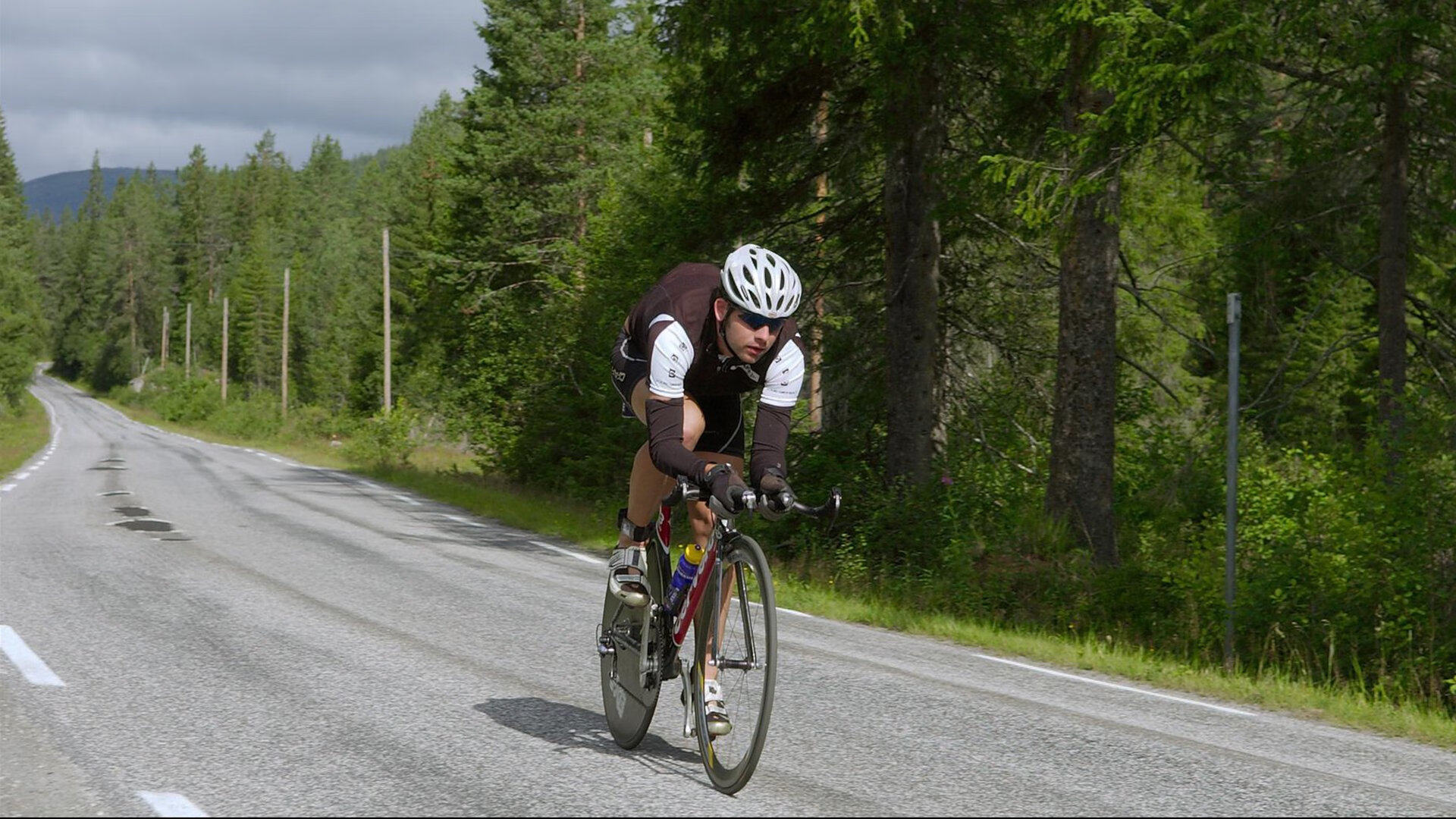 “牛仔3K亲子跑:让家庭在香港赛道上共奔跑”
